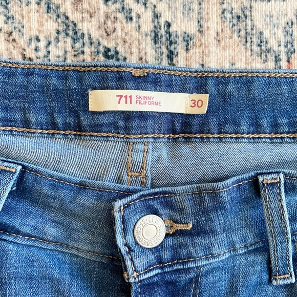 Levi's 711 Women's Skinny Jeans - Picture 2 of 3